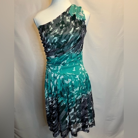 ⭐️ NINE WEST ~ Green & Gray One Shoulder Party Cocktail Dress- size 2 - Picture 4 of 12